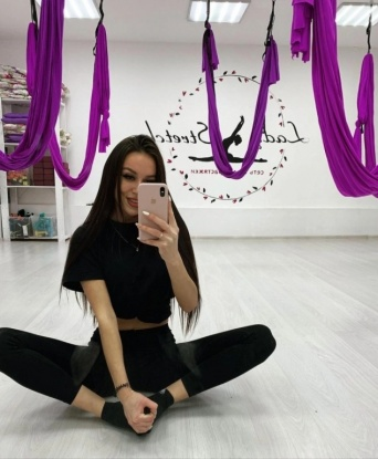 Я креативная и страстная, всегда готова превратить твои самые сокровенные фантазии в реальность. У меня есть широкий спектр услуг, которые ты можешь выбрать: классический секс, оральный секс, анальный секс и многое другое. Я имею множество положительных отзывов от своих клиентов, которые говорят о моем профессионализме и большой страсти к работе. К тому же, у меня есть фото, которые доказывают мою реальность и красоту. Так что, если ты ищешь незабываемую встречу в Москве, обращайся ко мне! 😘 Таисия